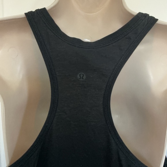 Lululemon Womens Black Racerback Tank Size Medium Loose Gym Yoga Lightweight - Picture 3 of 6